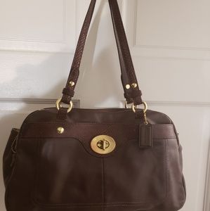 COACH POCKET BOOK.